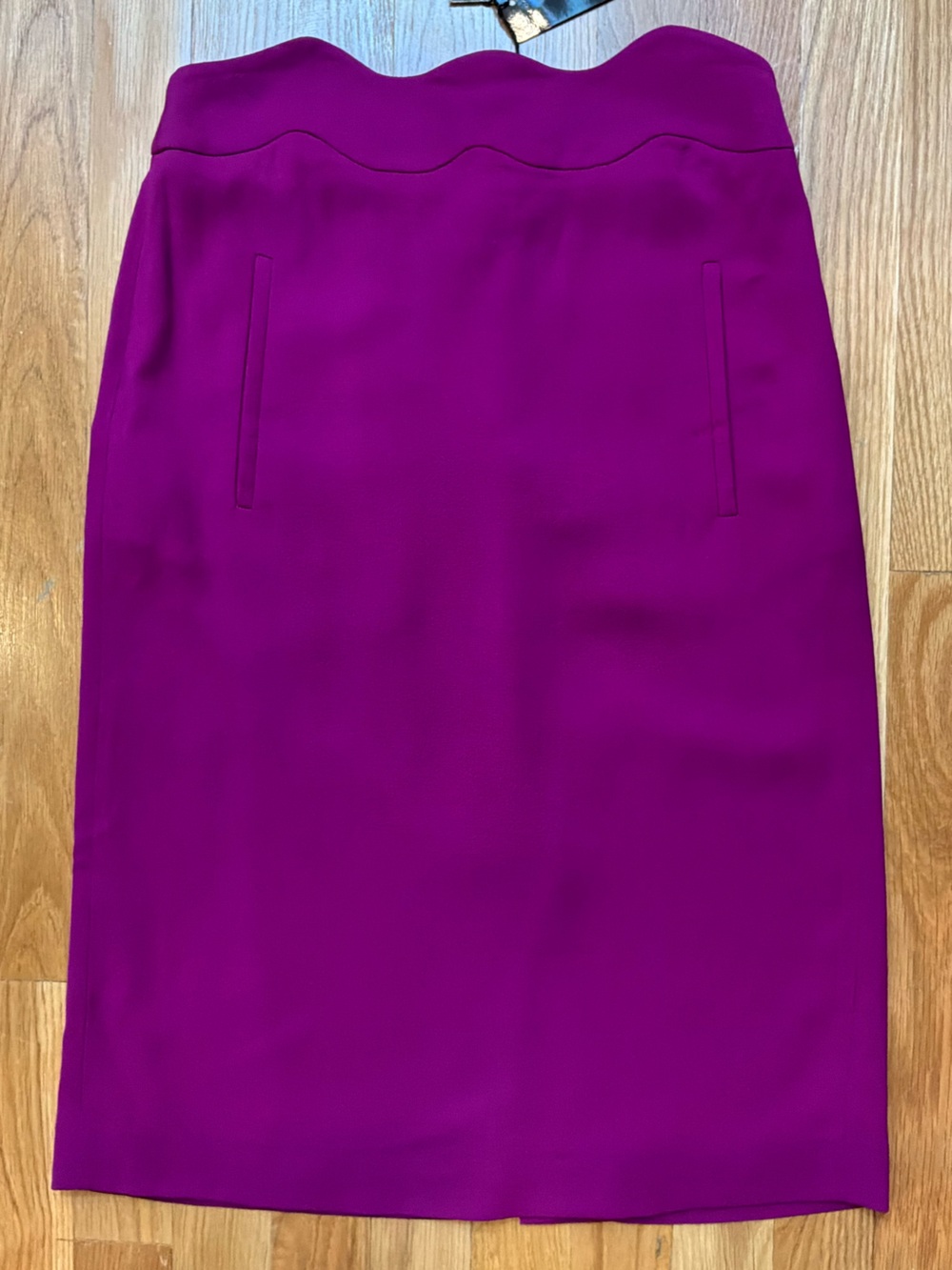 Emporio Armani Scalloped Waist Pencil Skirt in Magenta IT40